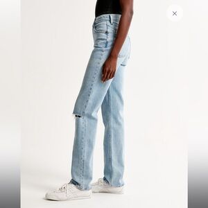 Abercrombie & Fitch Ultra High Rise 90s Straight Jean, “Light Destroy” size 32S